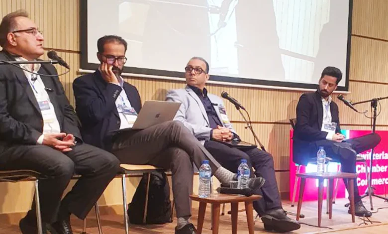 تصویر سخنرانی وکیل علیرضا طباطبایی هاشمی در نخستین همایش بین المللی حقوق تجارت در سالن موقوفات افشار در تهران