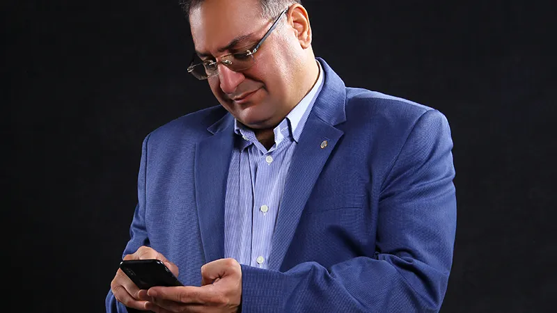 سید علیرضا وکیل جرم اینترنتی در تهران طباطبایی هاشمی