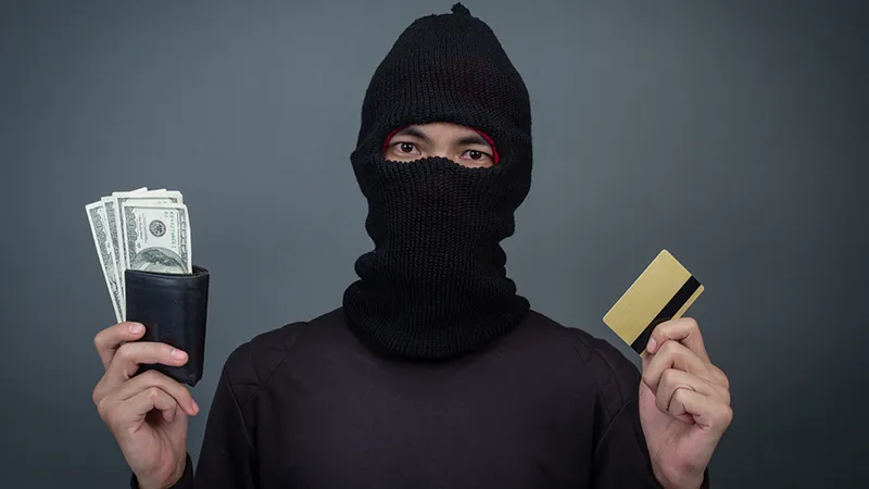 پرداخت اینترنتی انجام دادم و بلاکم کردند؛ امکان پیگیری هست؟