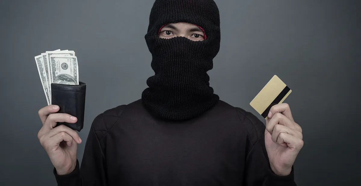 نکات حیاتی درباره مجازات استفاده از اسکیمر کارت که باید بدانید! مجازات استفاده از اسکیمر کارت جرم اسکیمر کارت بانکی