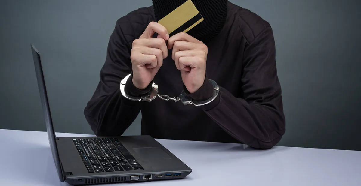 وکیل پیگیری کلاهبرداری کارت به کارت برای بازگشت وجه شکایت از کلاهبرداری کارت به کارت